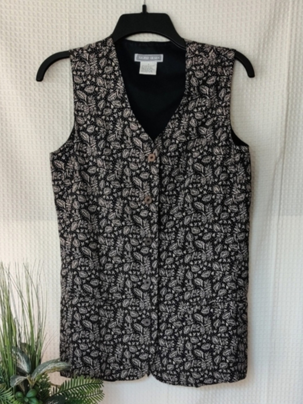 Sigrid Olsen Black and White Leaf Print Women's Vest Top Size 4